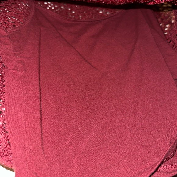 Hollister Elegant Red Lace Women's Top - Picture 2 of 3